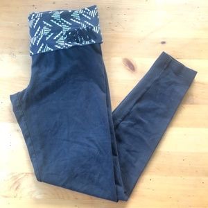 Victoria’s Secret Pink Sequins Aztec Yoga Pants